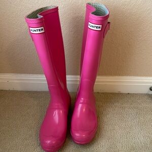 Pink hunter rain boots